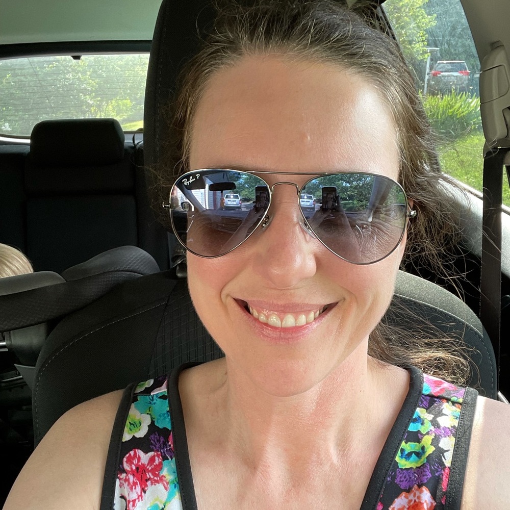 Meet your posher - Christina